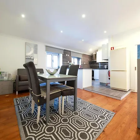 Apartman Dina House *